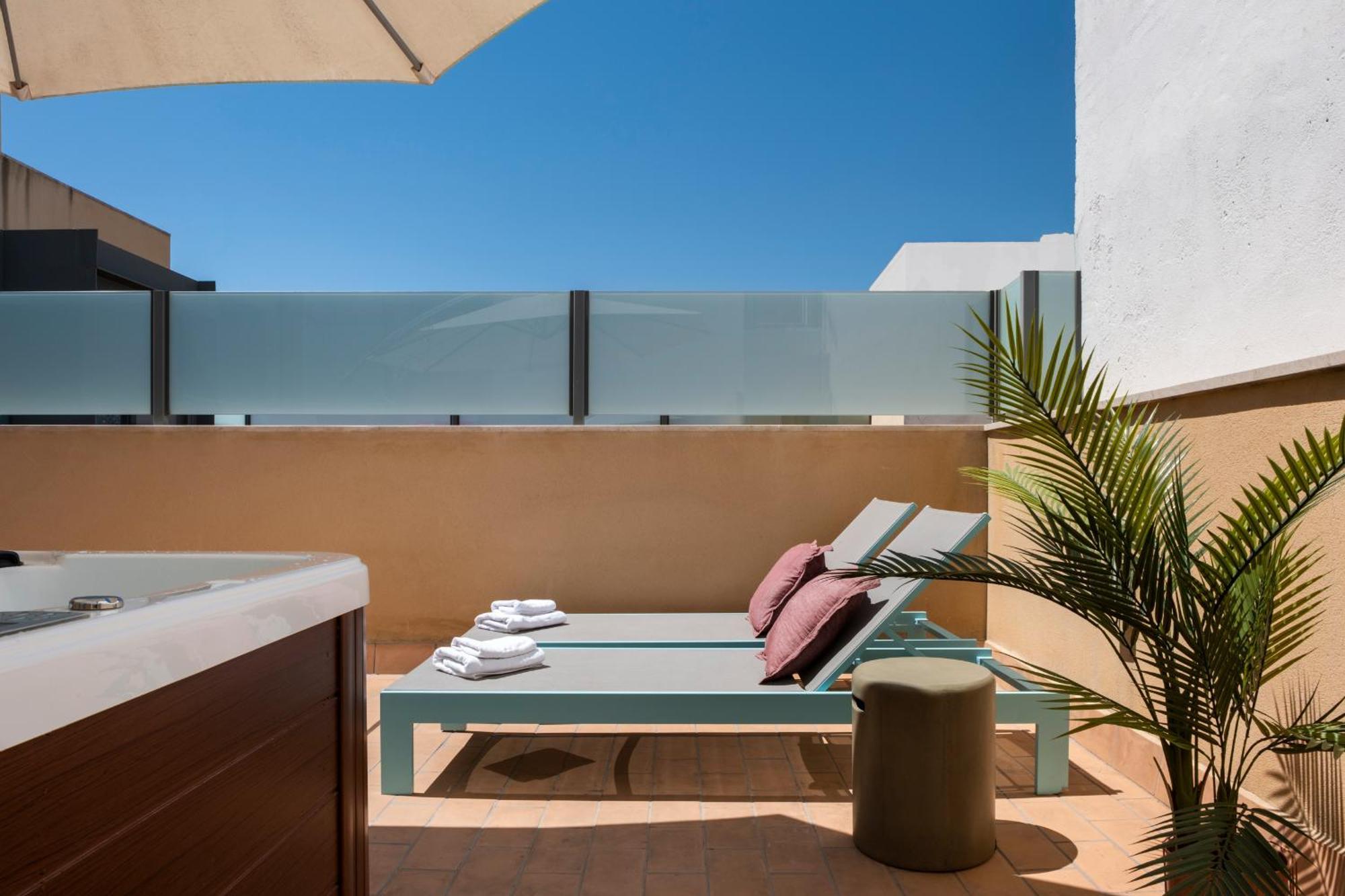 Suites Maestranza - Herreria By Magno Apartments Sevilla Exterior foto
