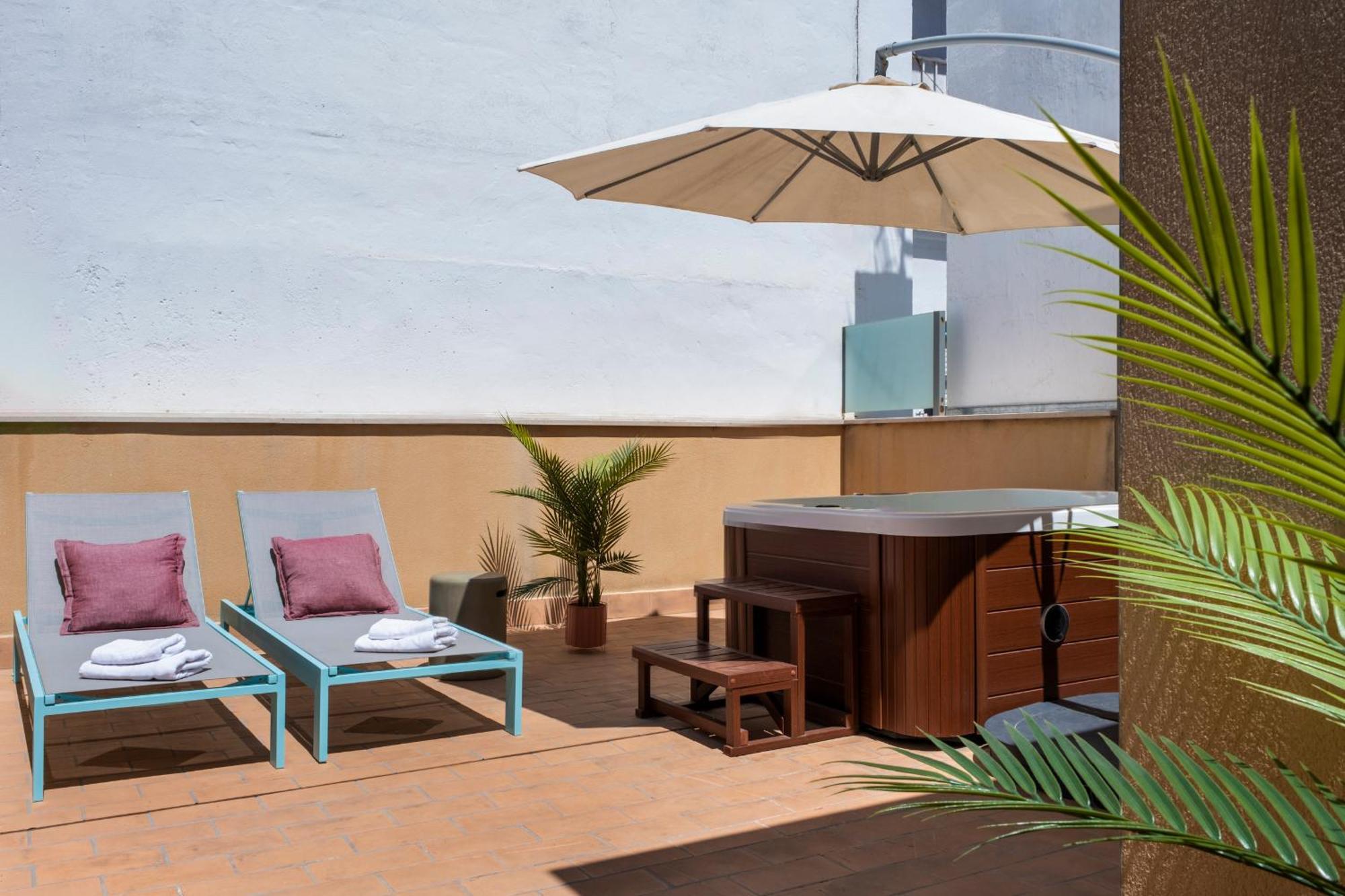 Suites Maestranza - Herreria By Magno Apartments Sevilla Exterior foto